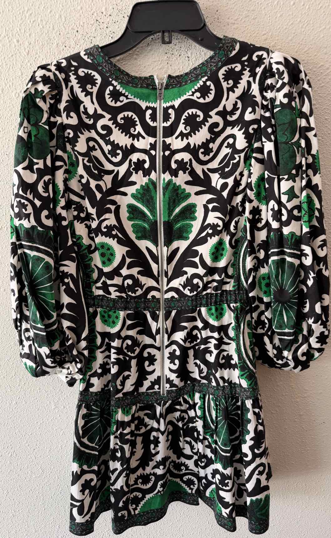 alice + olivia White Multi Size 6 Dress