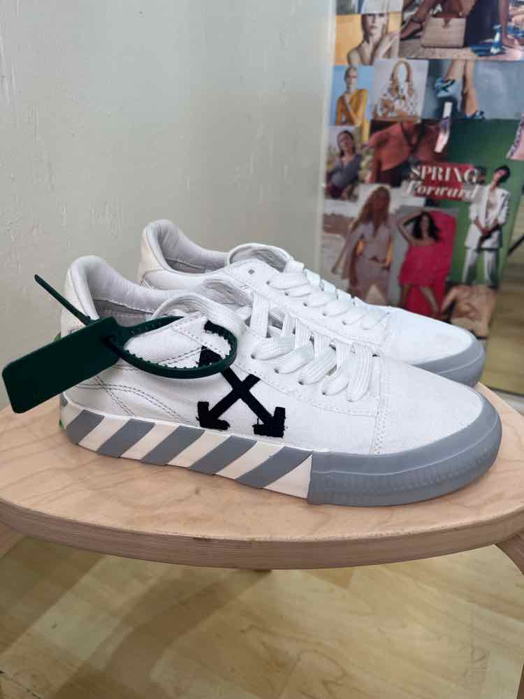 Off White White Size 38 Shoes