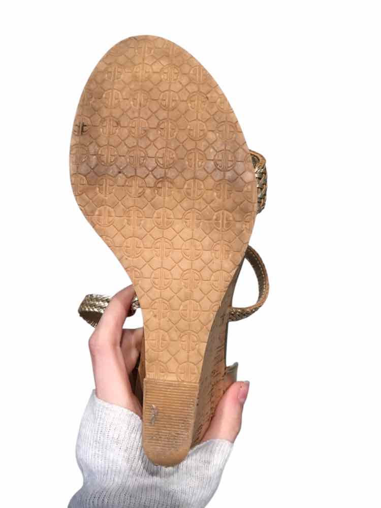 Lilly Pulitzer Champagne Size 7 Shoes
