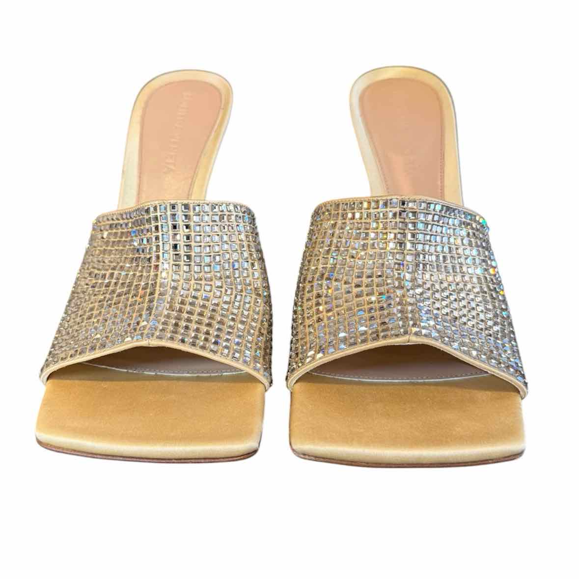 Bottega Veneta Champagne Size 36 Shoes