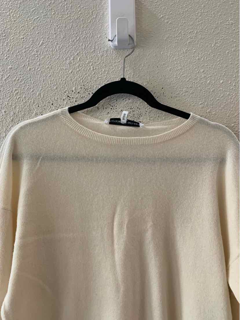 Cupcake and Cashmere Cream Size S Sweater