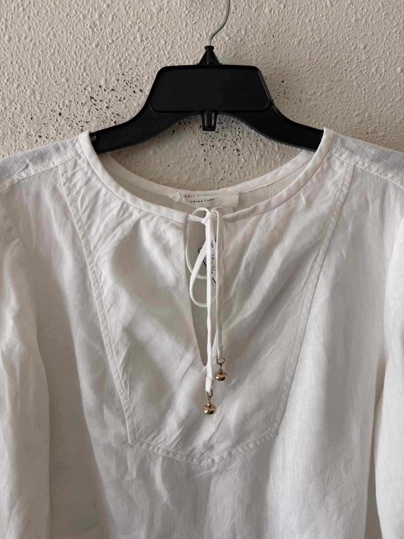 Out of Office Trina Turk White Size M Tunic