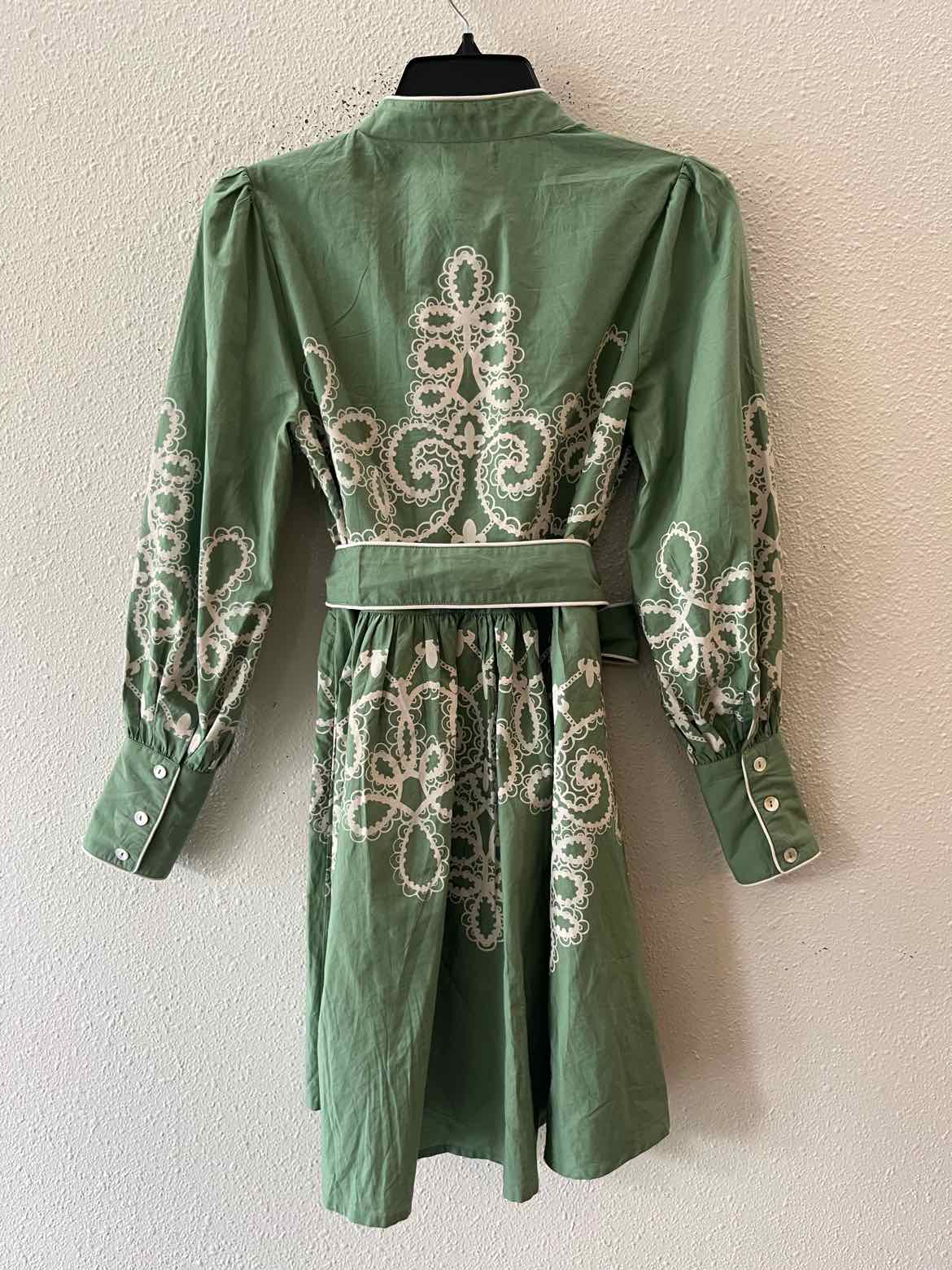 Beyond by Vera Sage Green and White Size No Label Dress