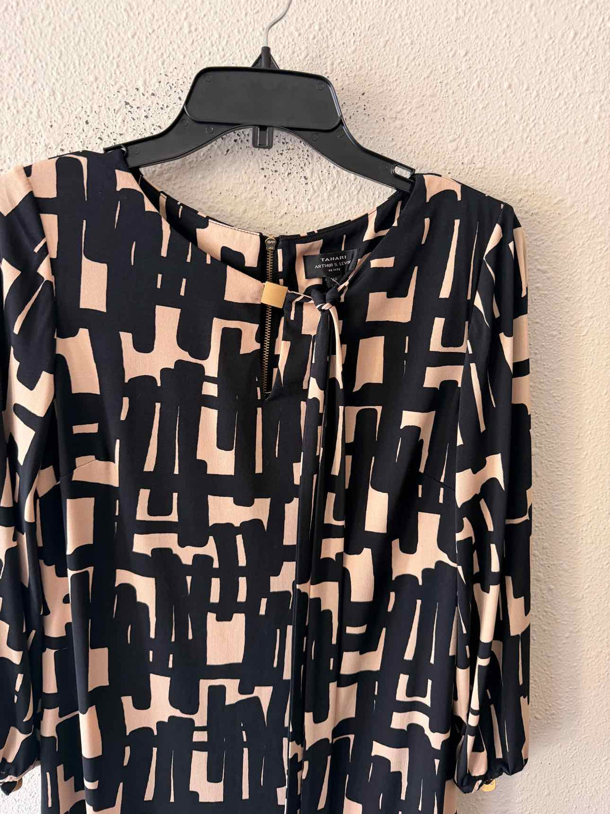 Tahari Arthur Levine Black and nude Size 4P Dress