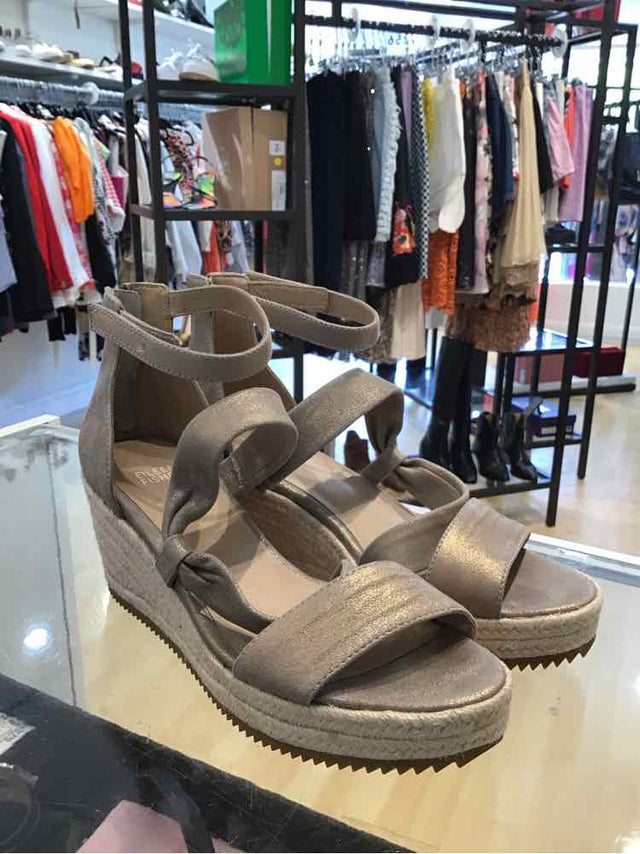 Eileen Fisher Champagne Size 9 Shoes