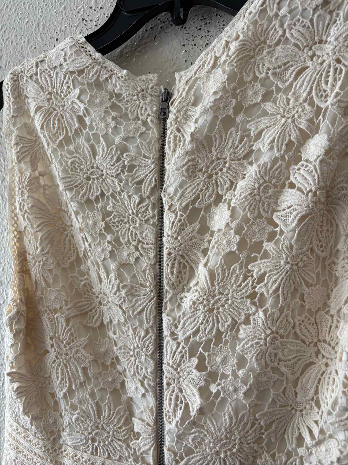 alice + olivia Cream and White Size 4 Dress
