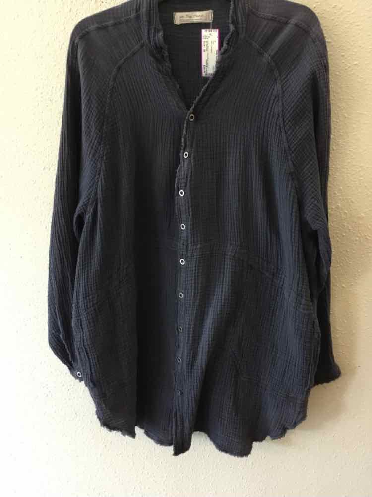 We The Free Navy Size M Shirt