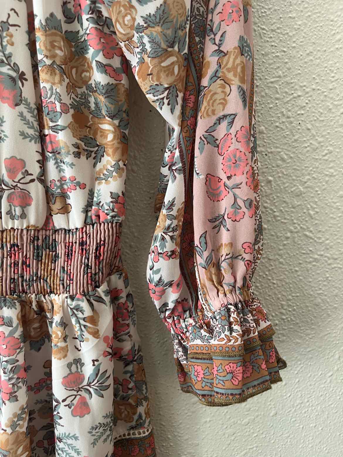 Love the Label Cream Multi Size XS Dress