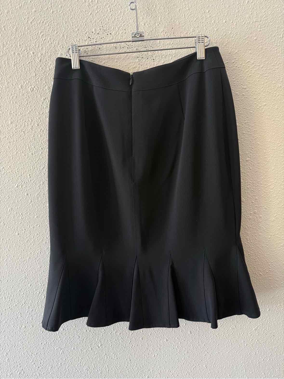 Carlisle Black Size 6 Skirt