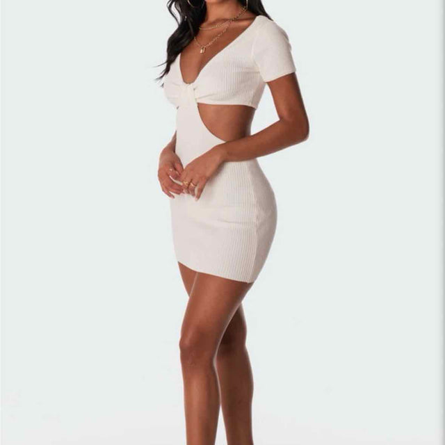 VRG GRL White Size 6 Dress