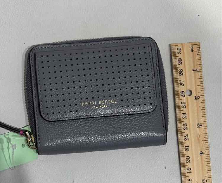 henri bendel grey Wallet