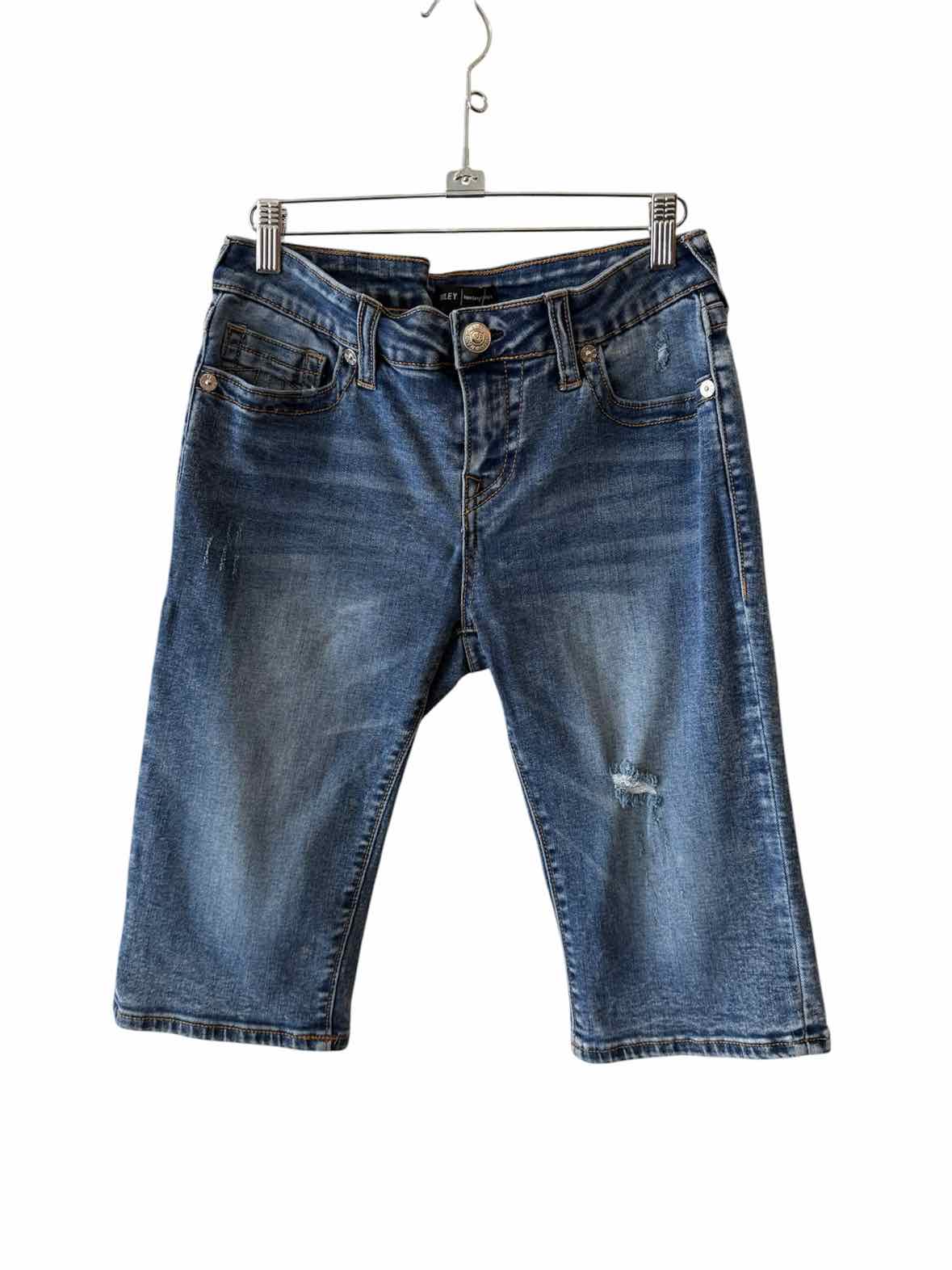 True Religion Medium Wash Size 28 Shorts