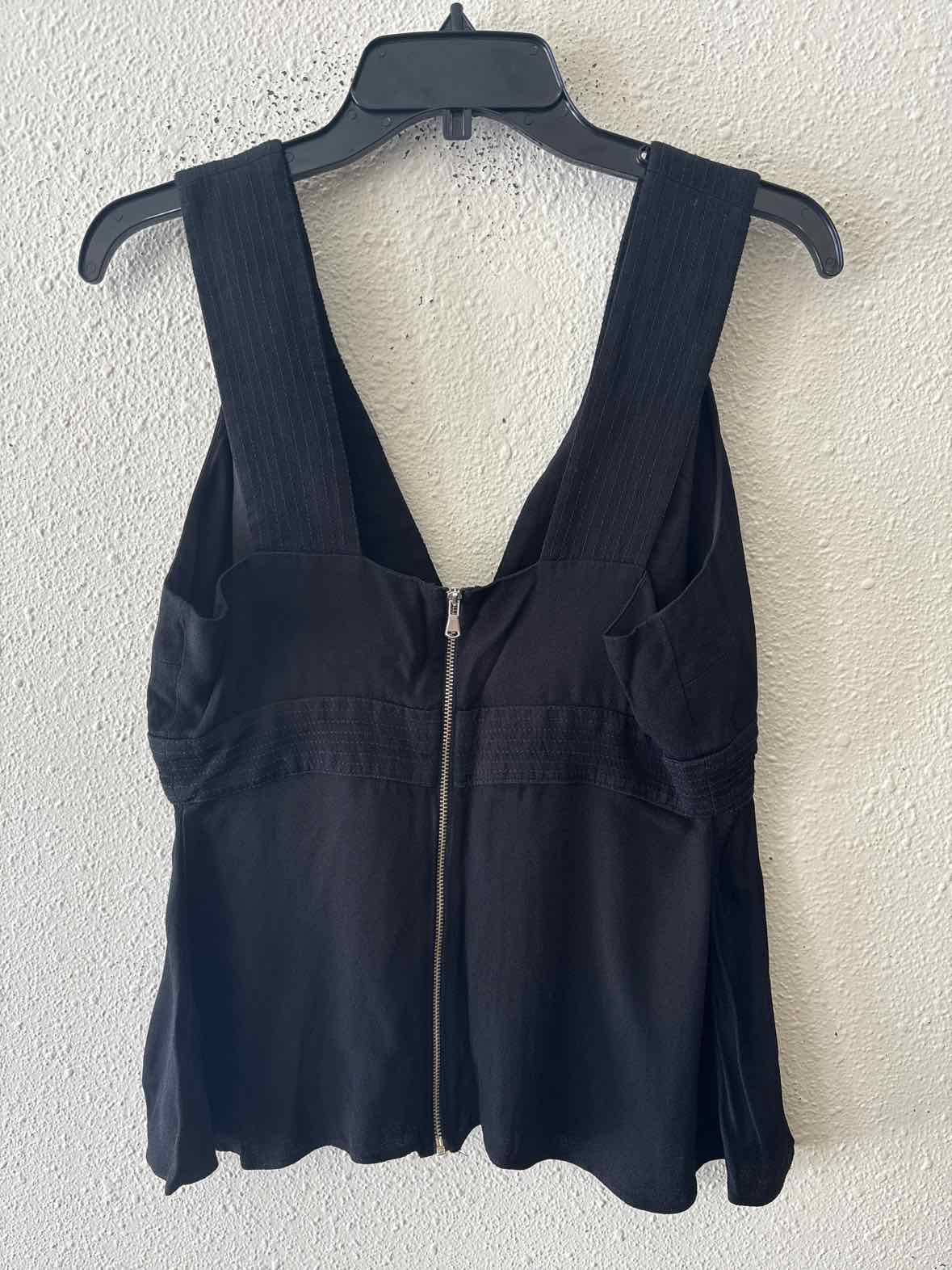 Chelsea 28 Black Size M Tank Top