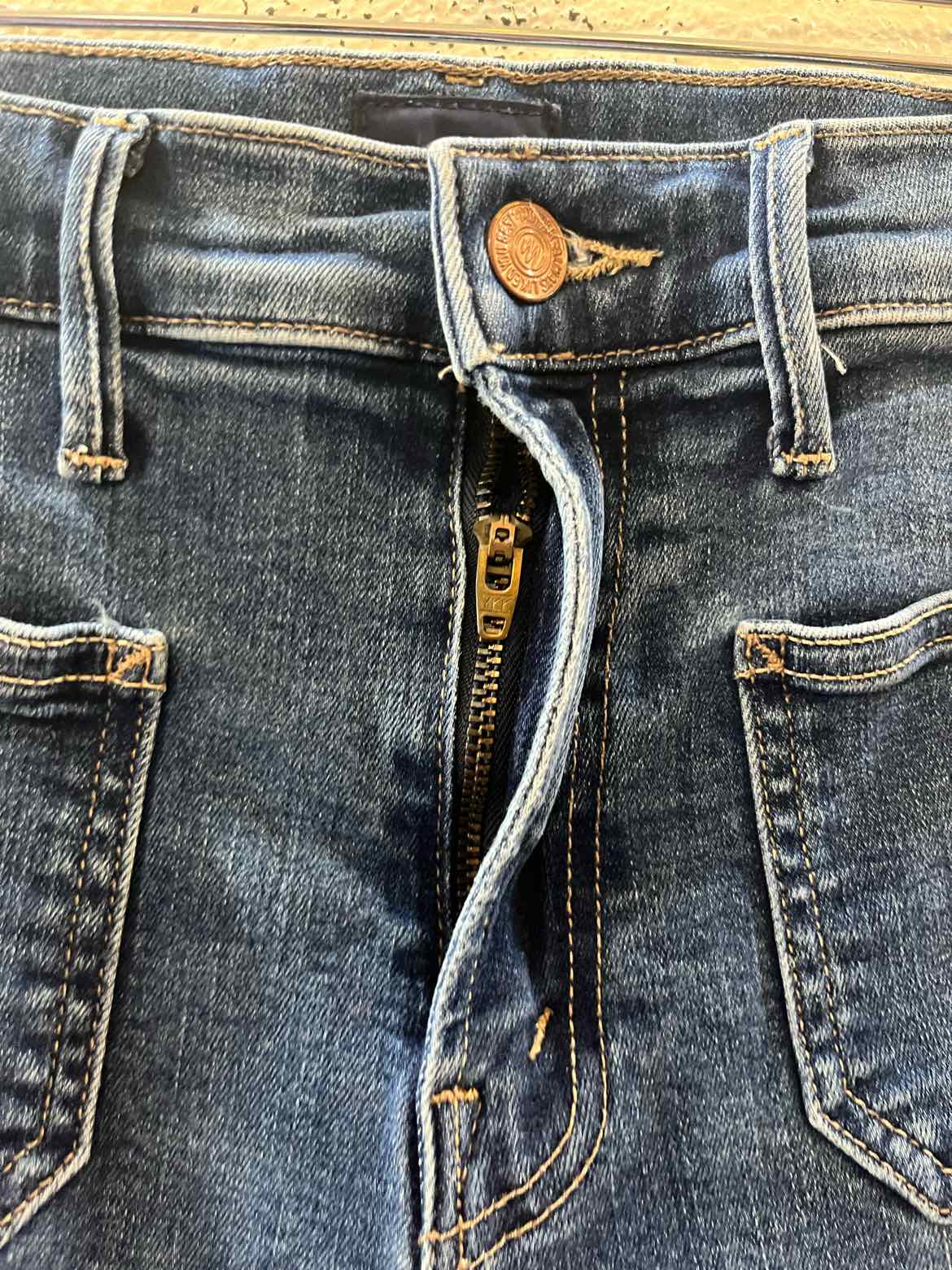 Mother Medium Wash Size 25 Jeans