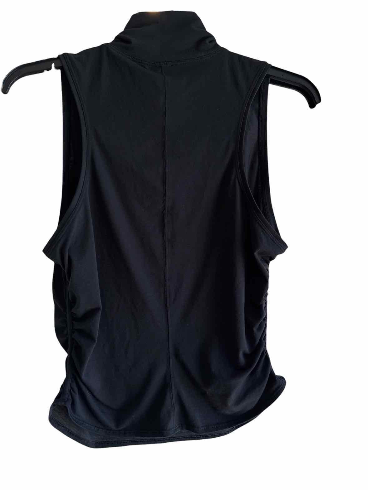 Lululemon Black Size Fits a L Shirt