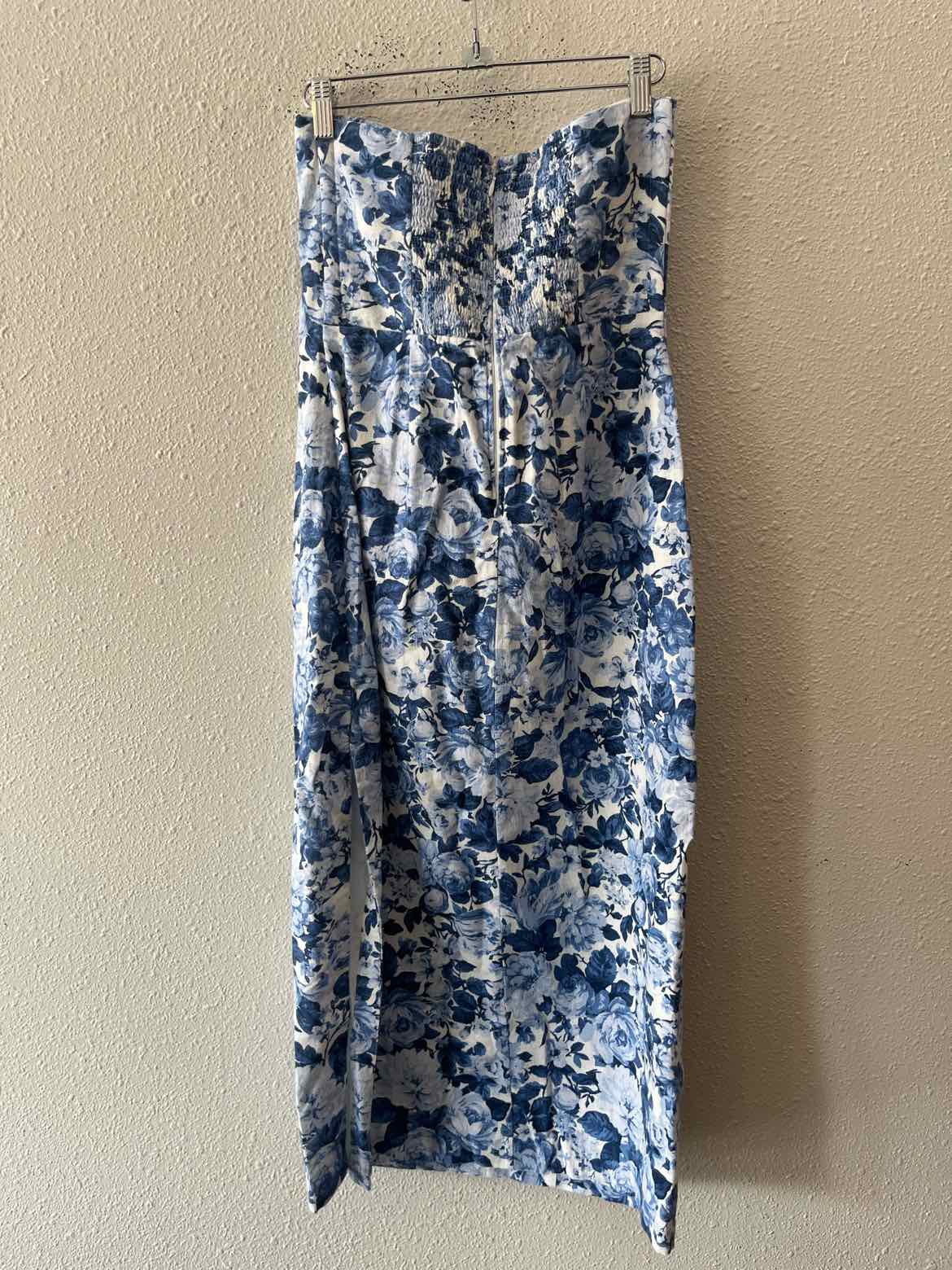 Abercrombie & Fitch Blue and White Size M Dress