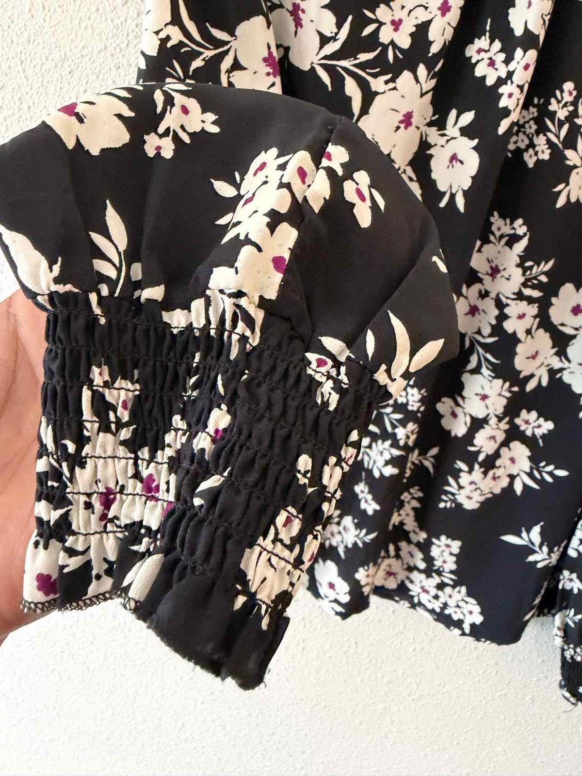 Sanctuary Black & White Size M Blouse