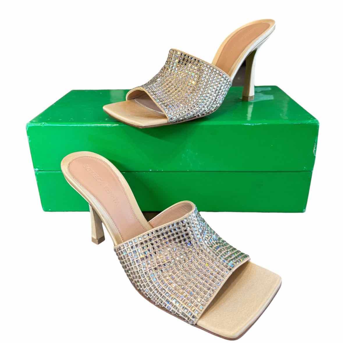 Bottega Veneta Champagne Size 36 Shoes