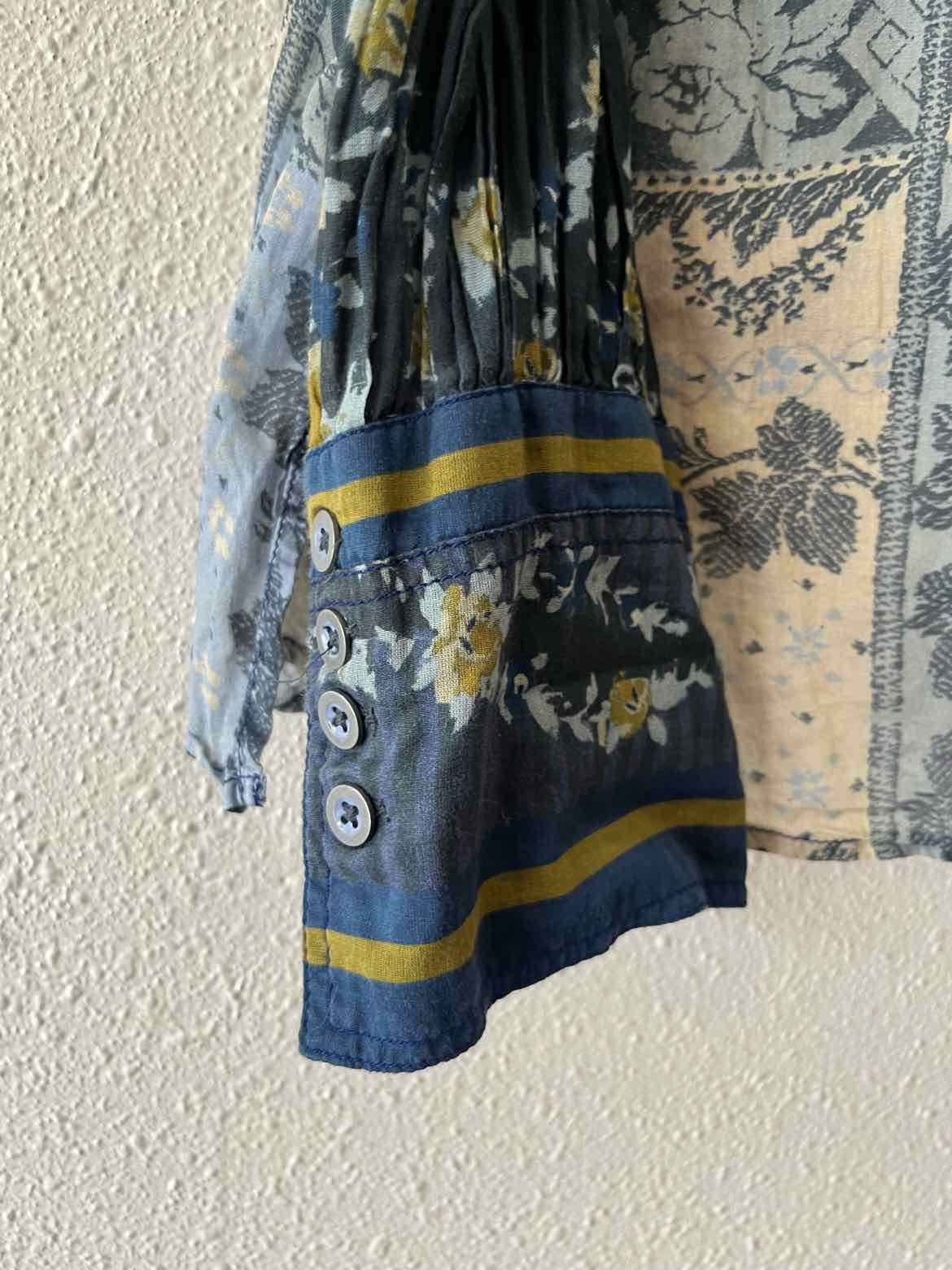 We The Free Navy and Blue Size L Shirt
