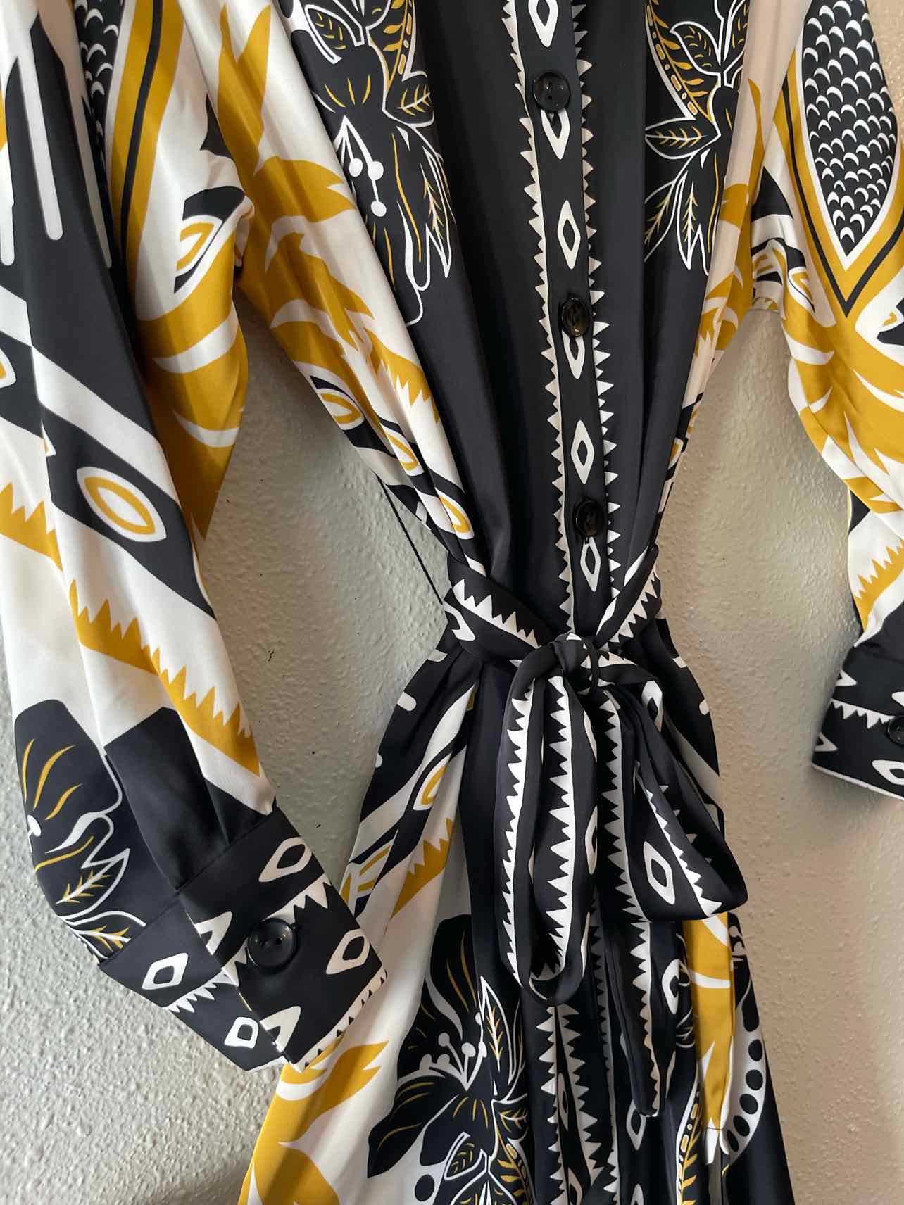 House of Harlow Cream and Black Size XS Dress