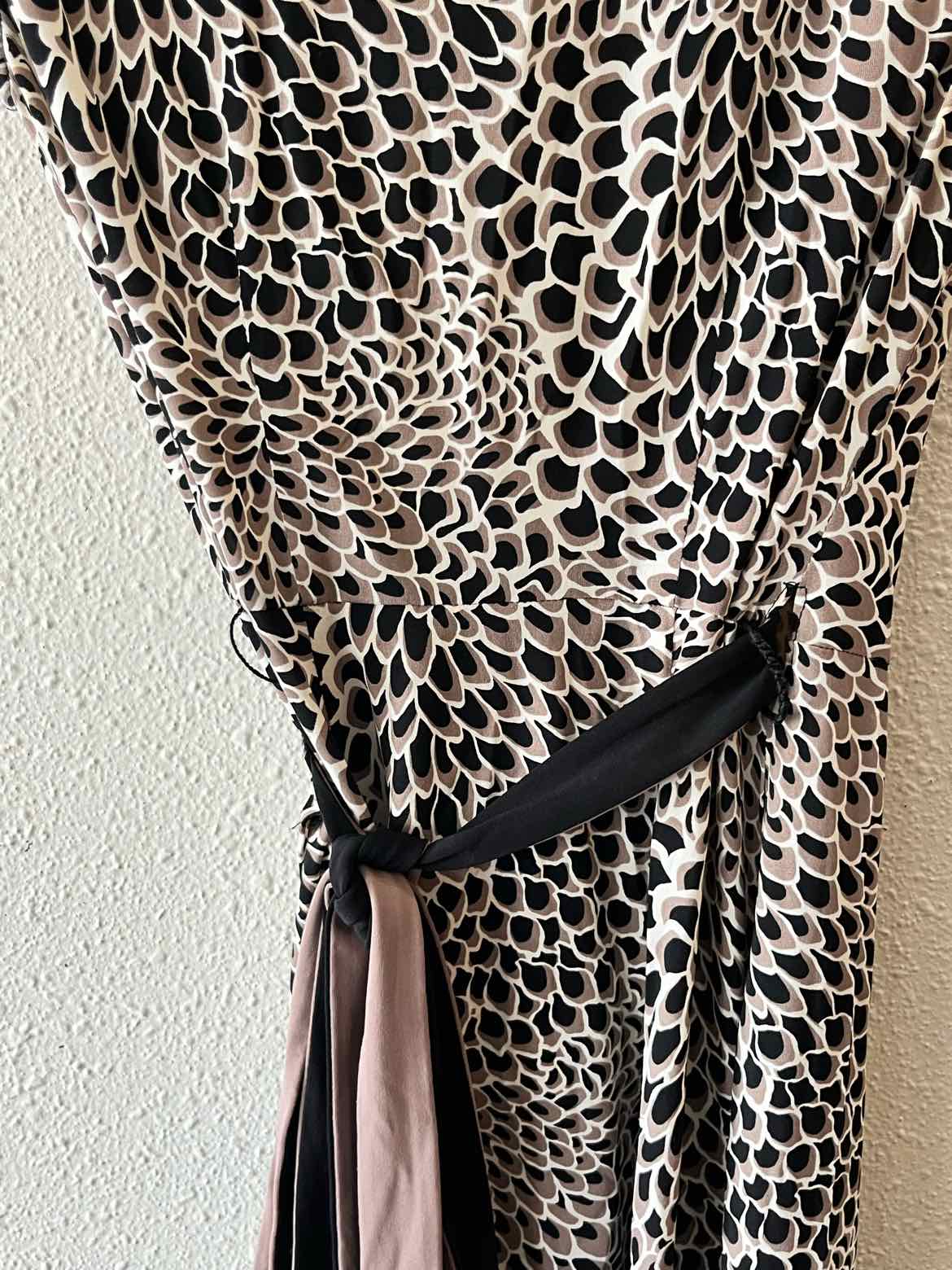 BCBGMax Azria Brown & Black Size XS Dress