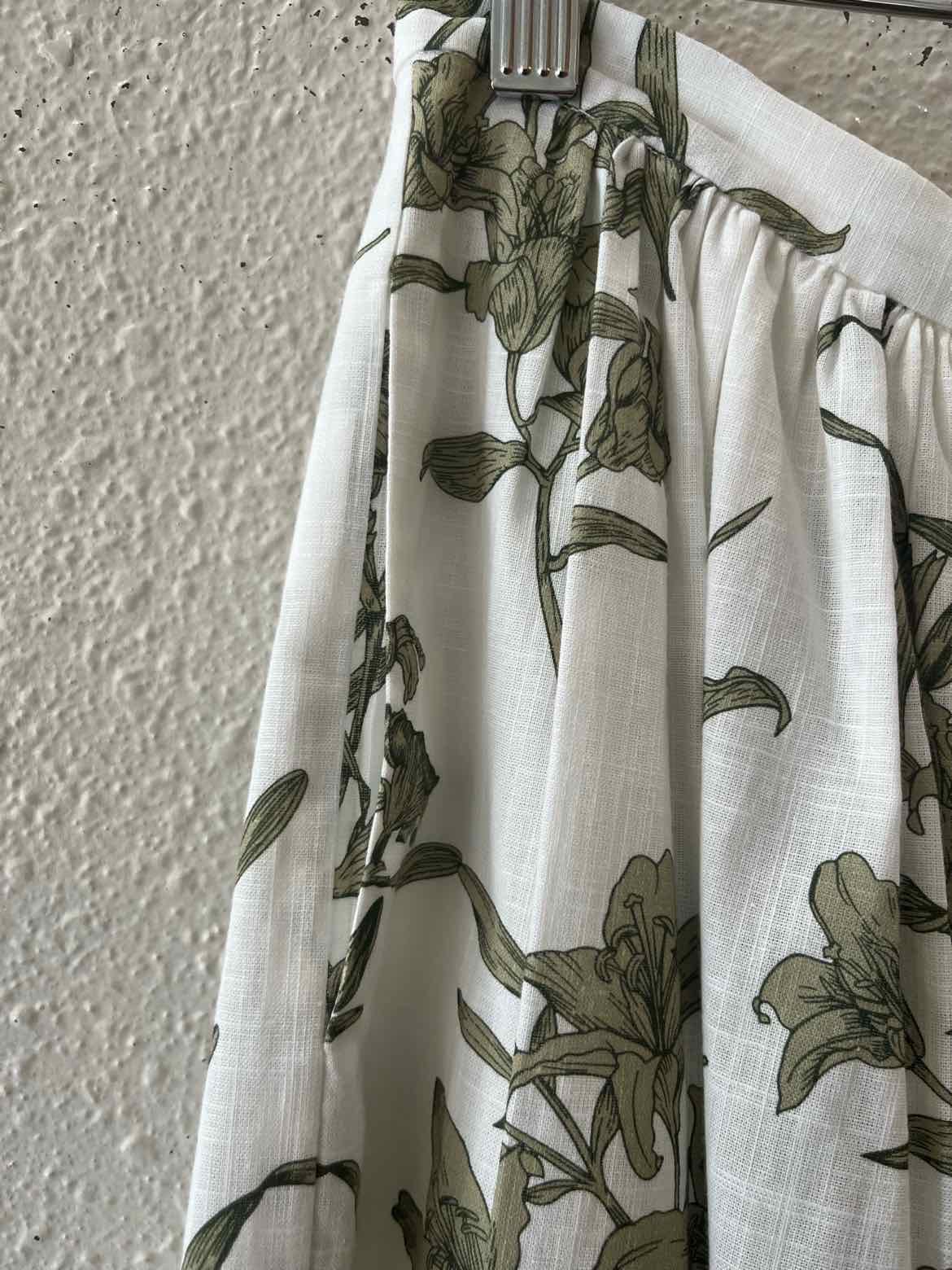 Hunter Bell White and Green Size 2 Skirt