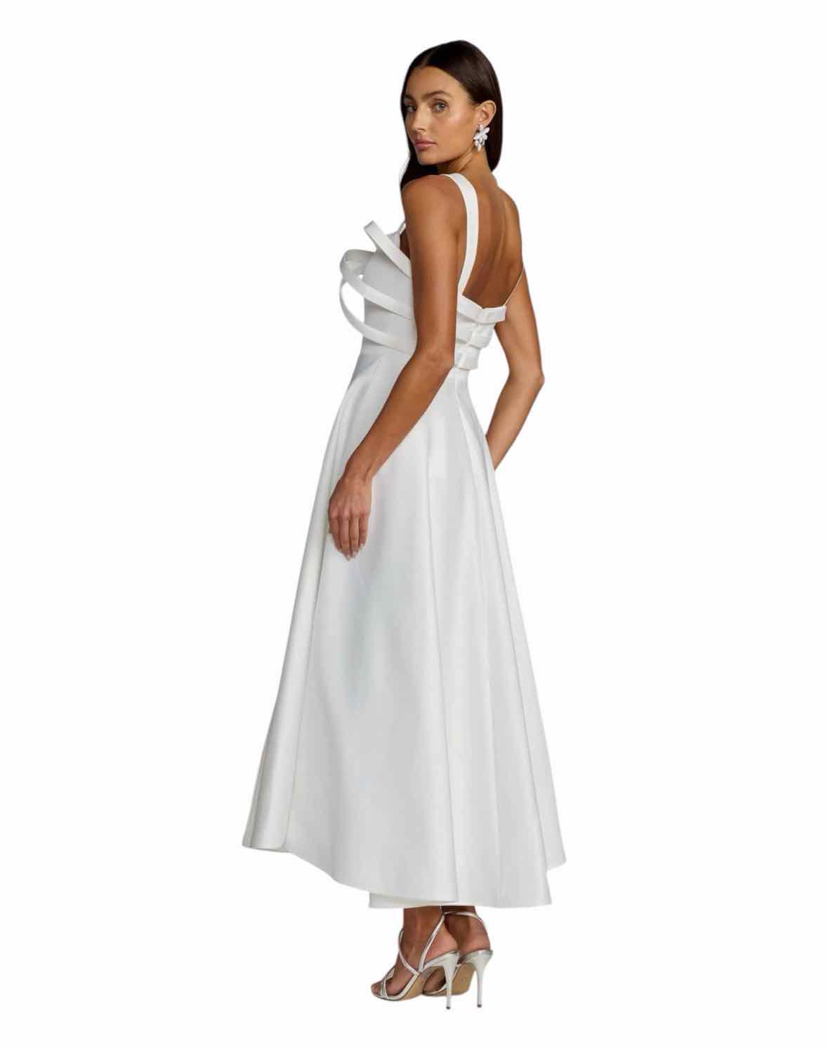 Mac Duggal White Size 2 Gown/Evening Wear