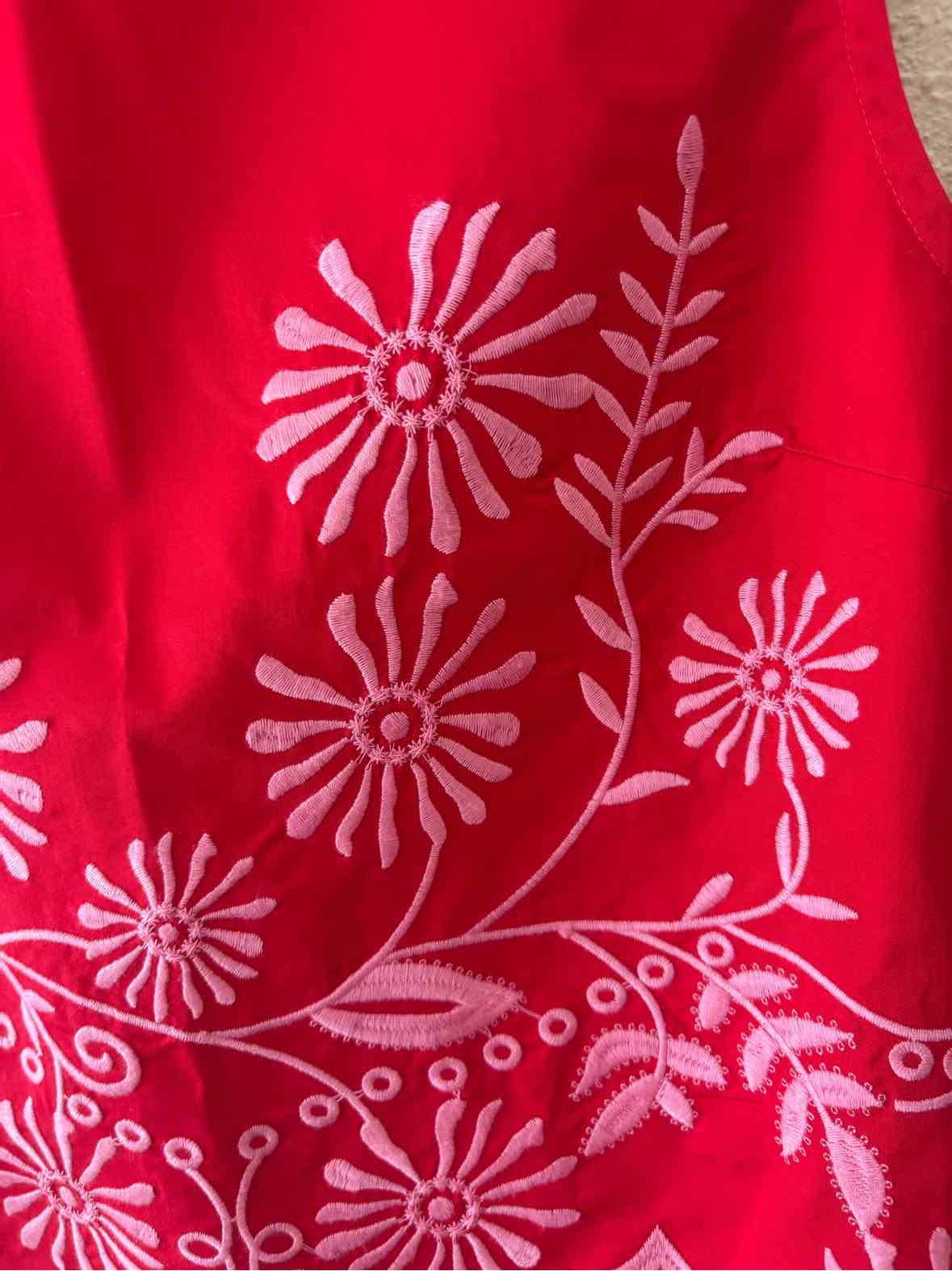 AVARA Red and Pink Size M Shirt