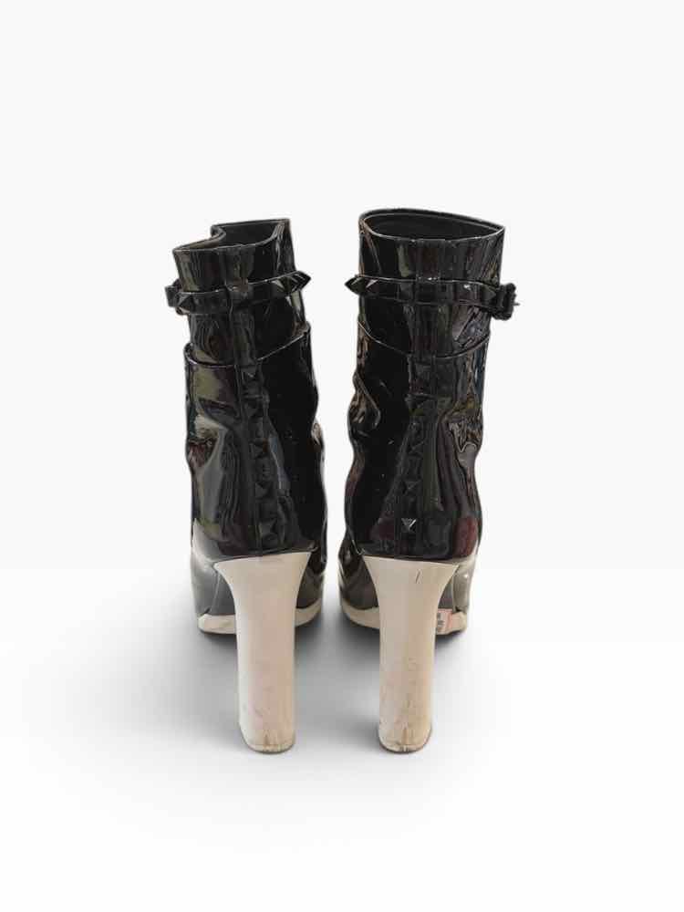 Valentino Garavani Black Size 38 Shoes