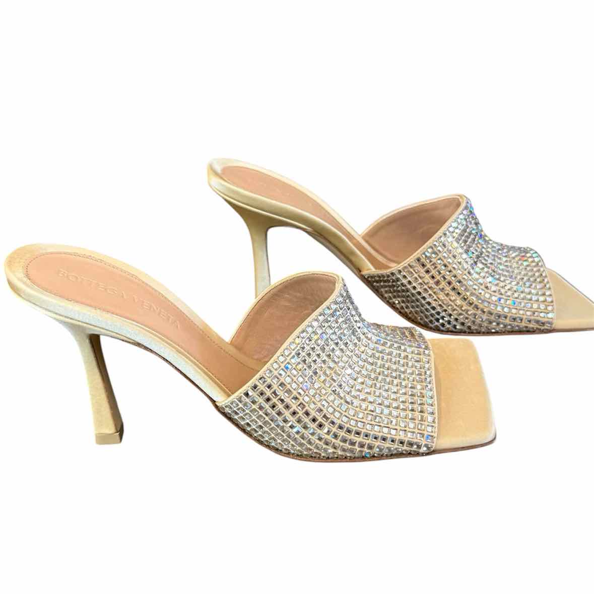 Bottega Veneta Champagne Size 36 Shoes