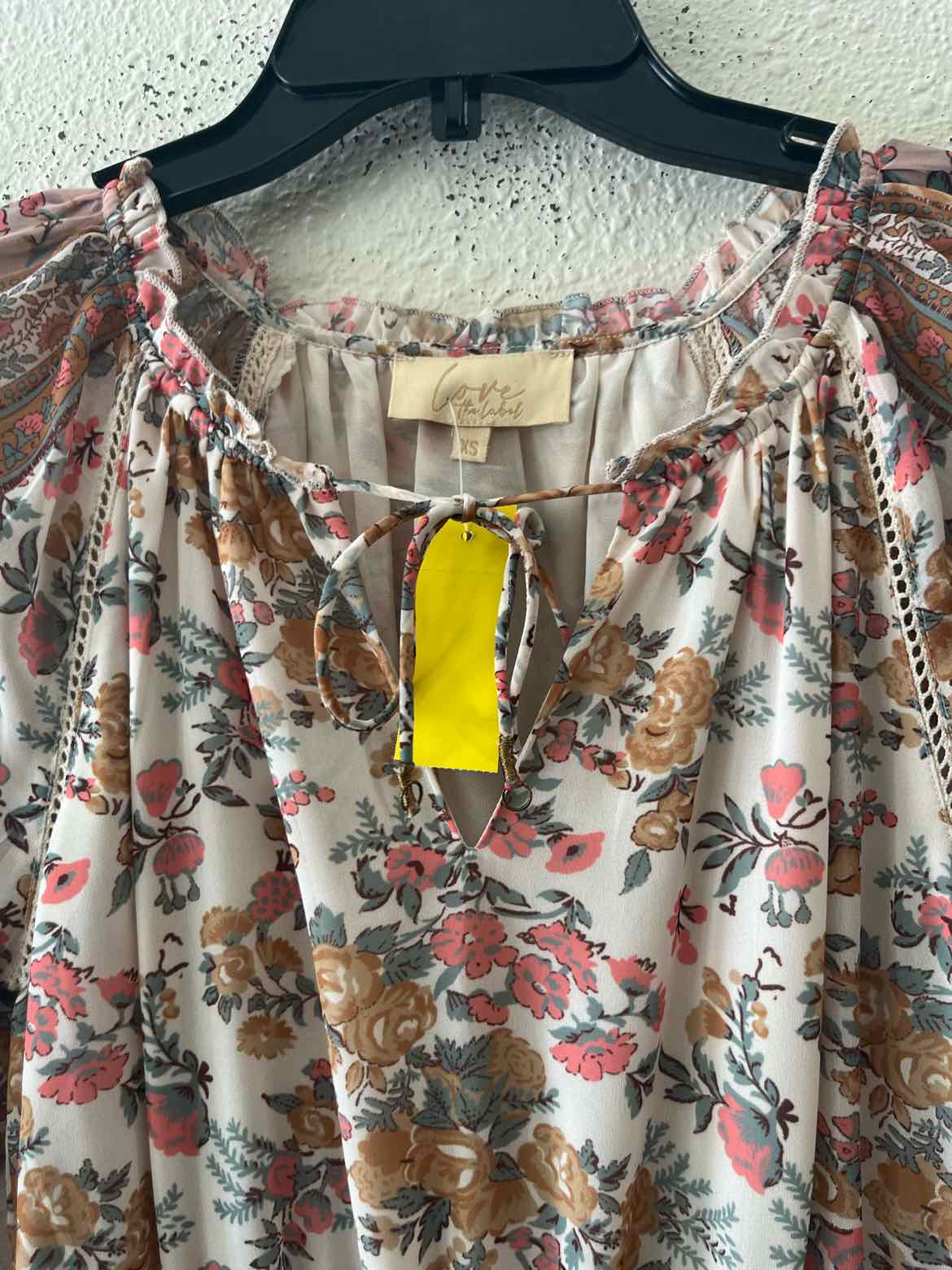 Love the Label Cream Multi Size XS Dress