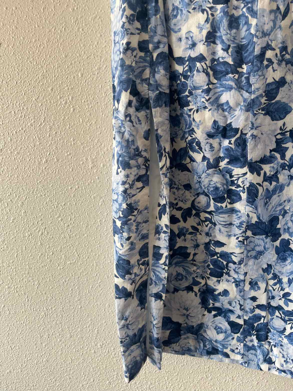 Abercrombie & Fitch Blue and White Size M Dress