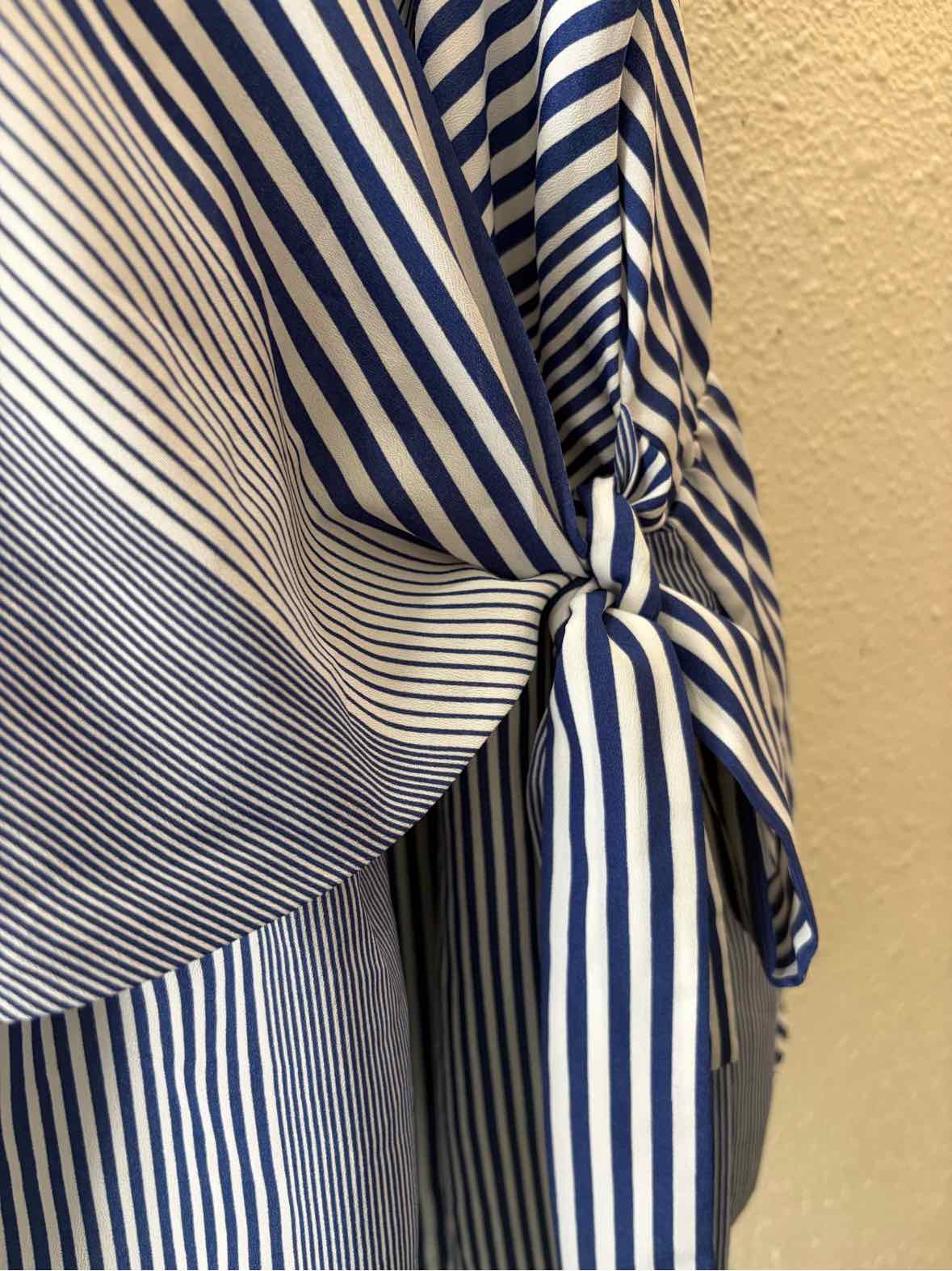 Banana Republic White and navy Size S Camisole