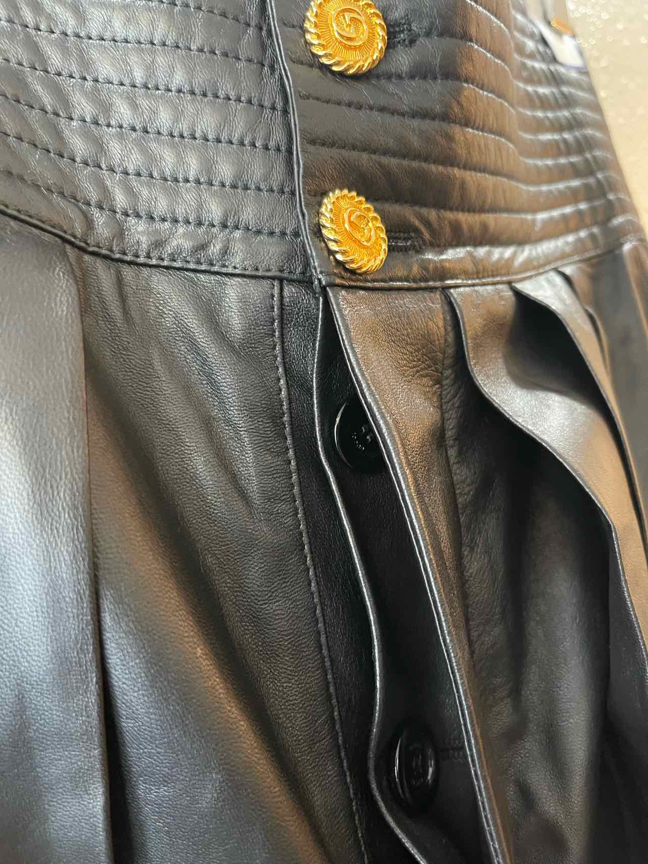 Gucci Black Size 40 Pants