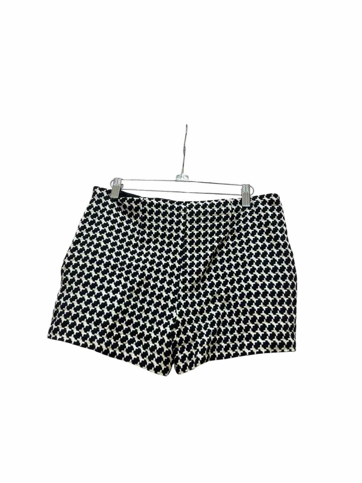 Trina Turk Black and white Size 6 Shorts