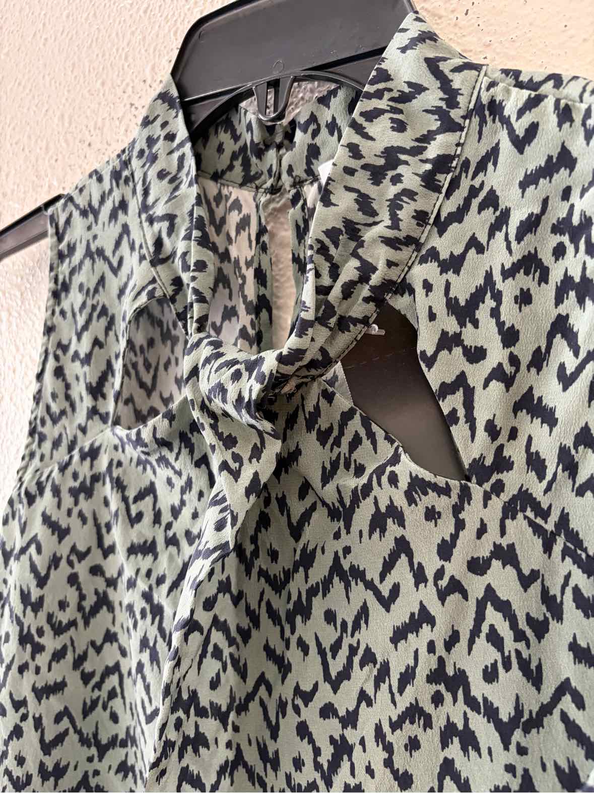 Amour Vert Green and black Size M Shell