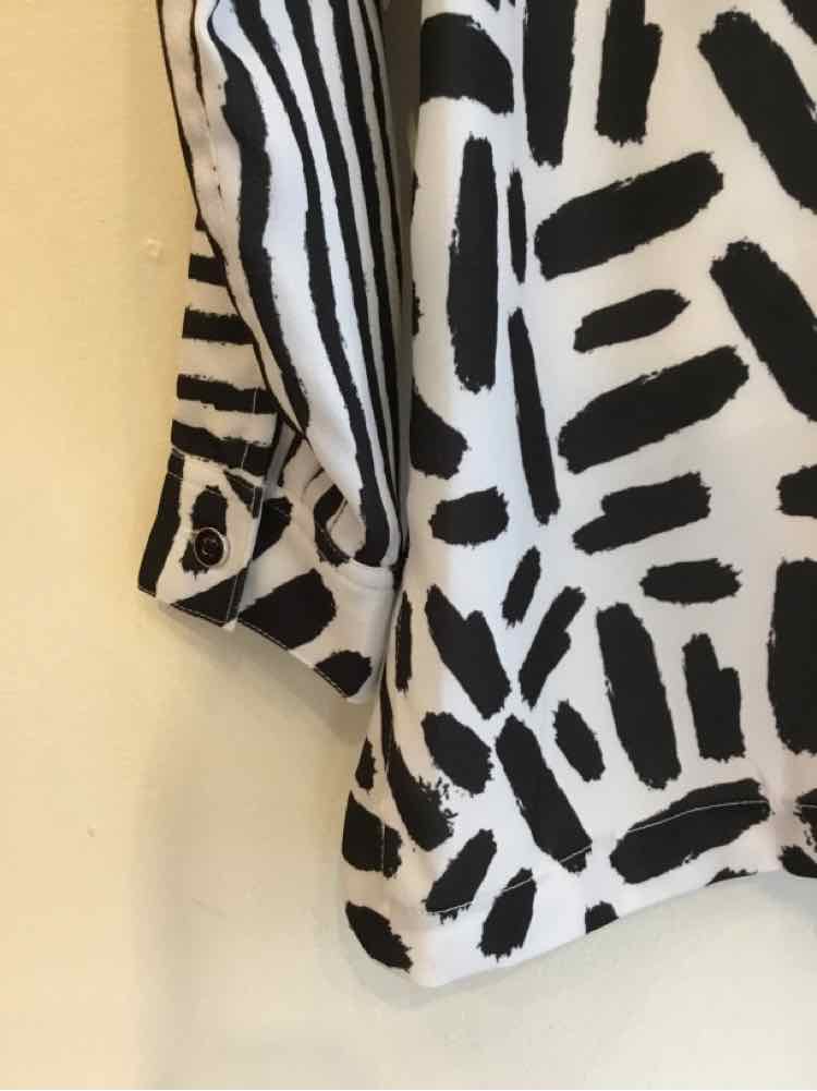 Multiples Black and white Size S Shirt