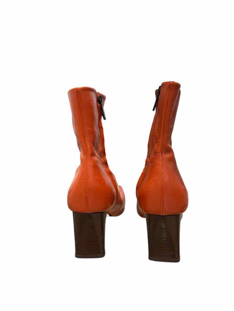 Flattered Orange Size 6 Shoes