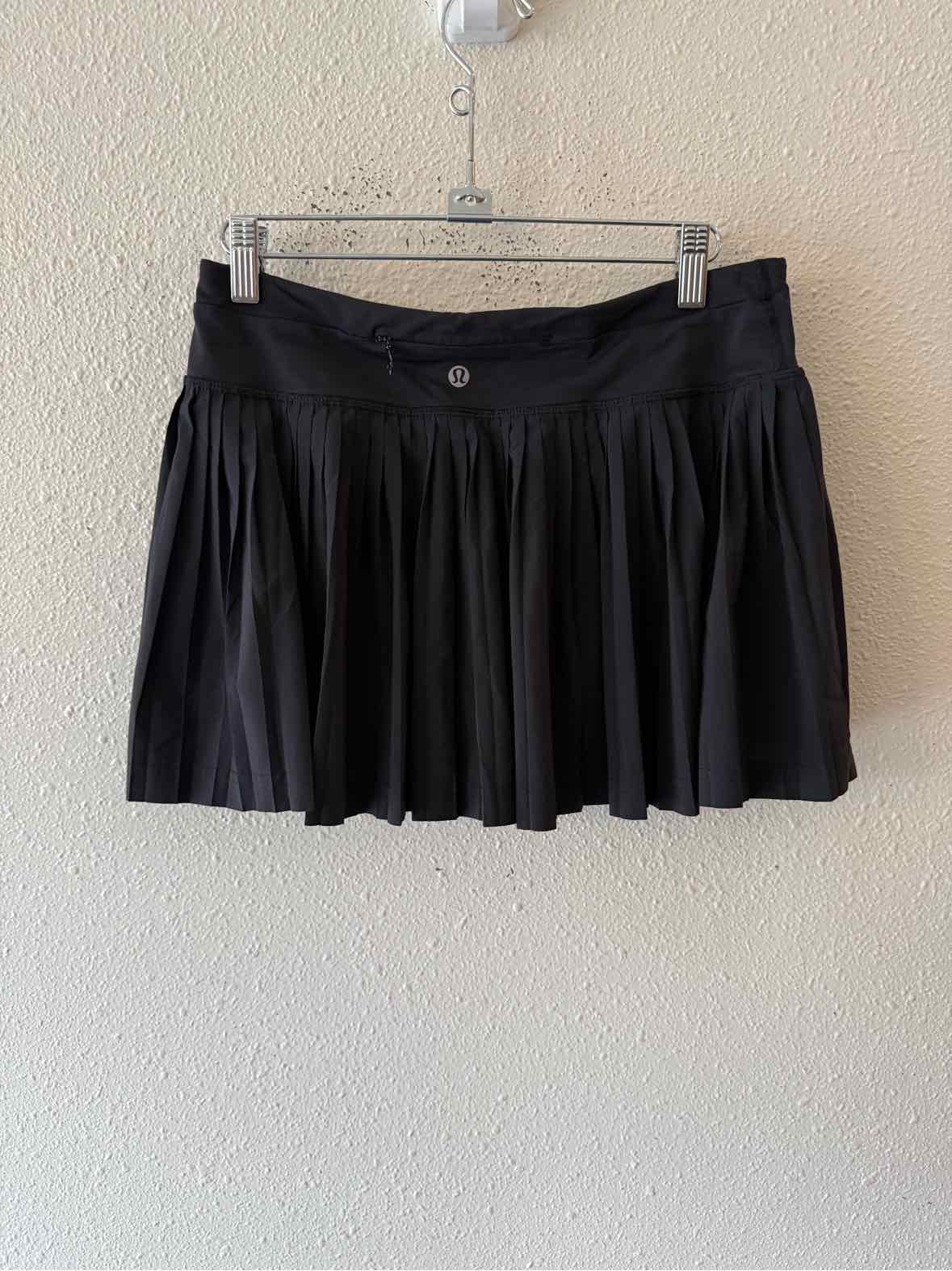 Lululemon Black Size 6 Skort