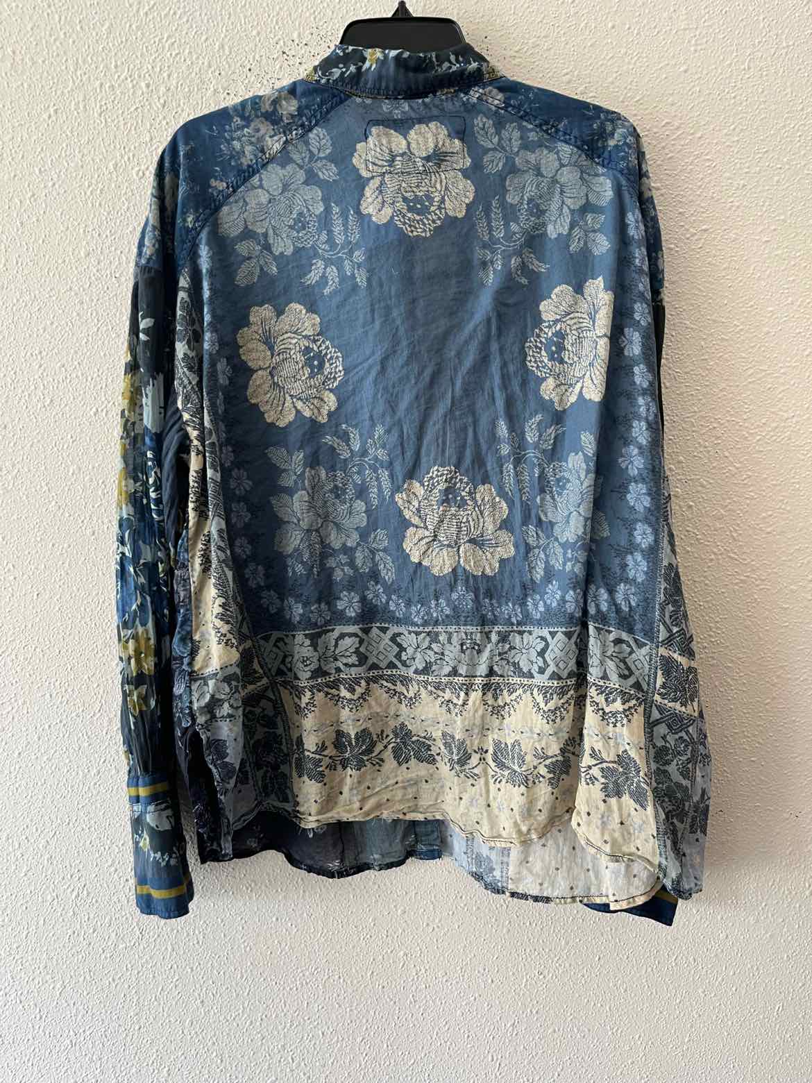 We The Free Navy and Blue Size L Shirt