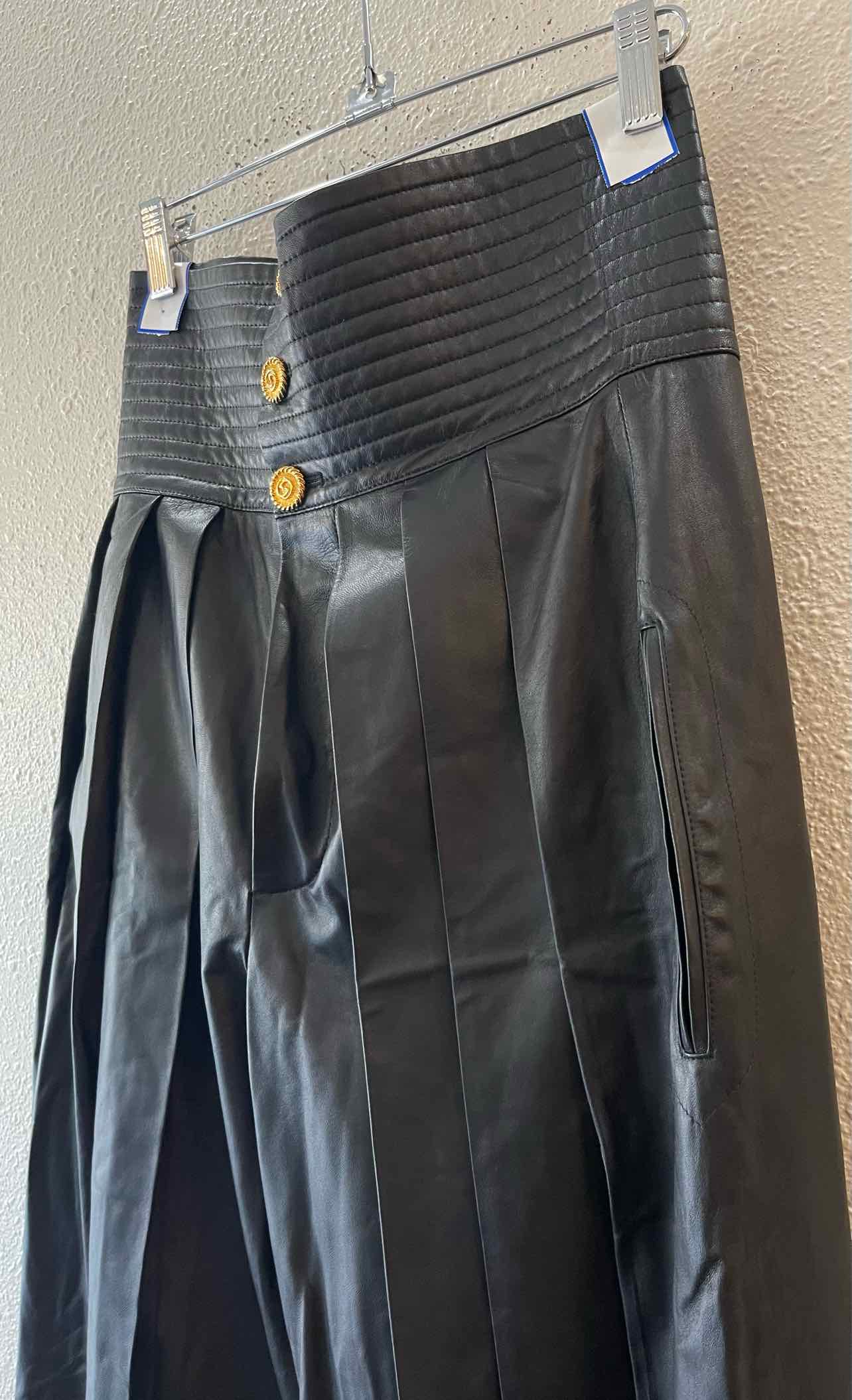 Gucci Black Size 40 Pants