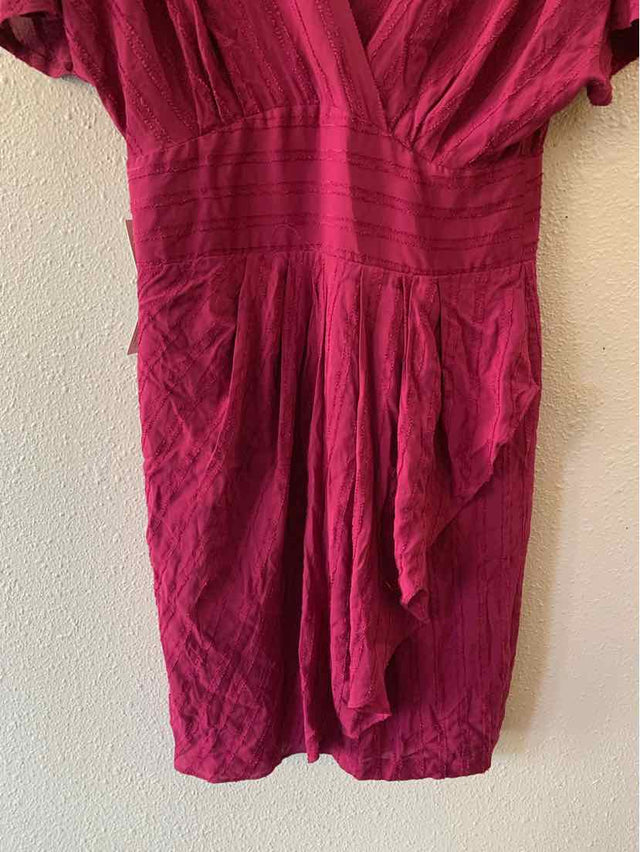 Aryessa Magenta Size 4 Dress