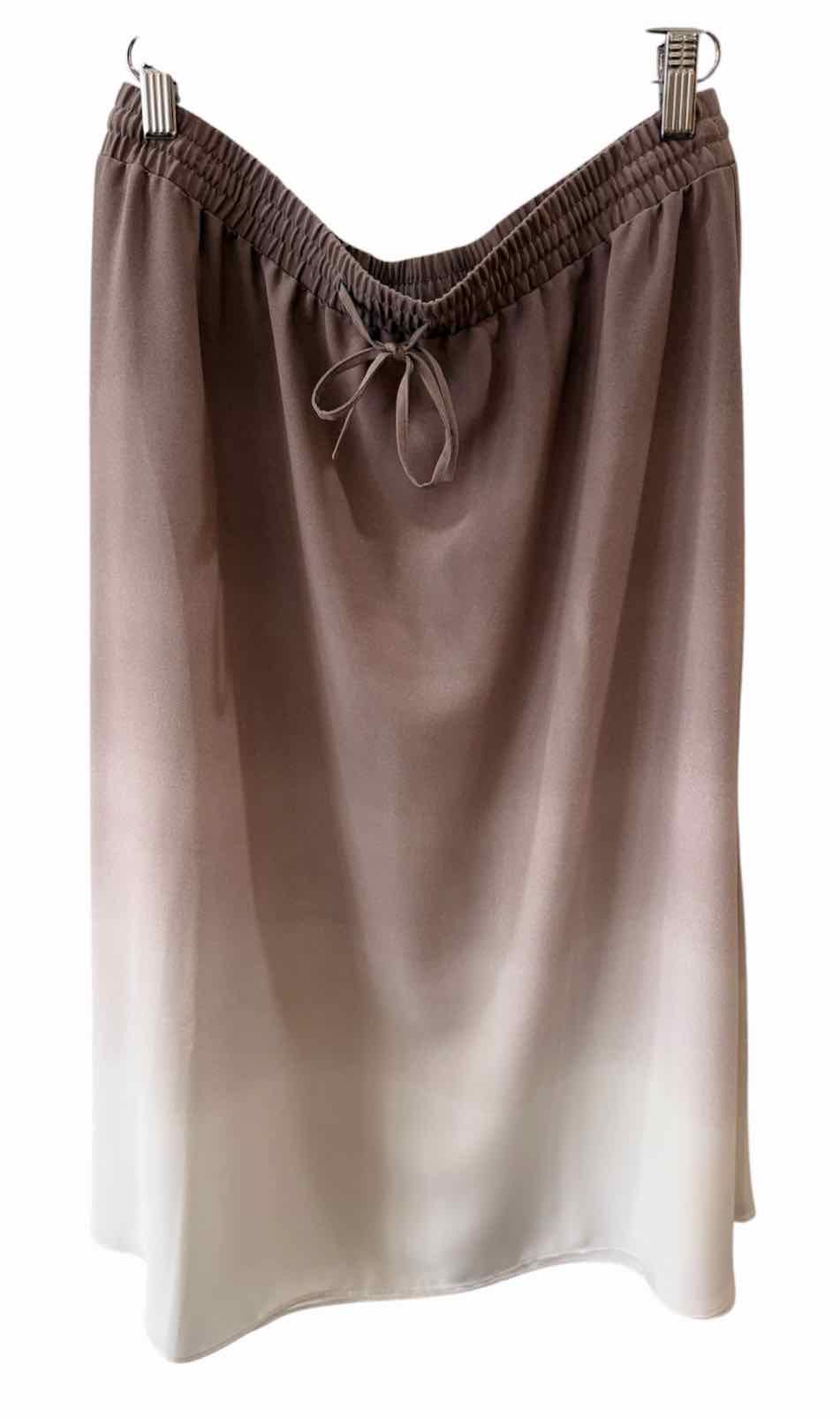 Ann Taylor Factory Taupe and White Size M Skirt