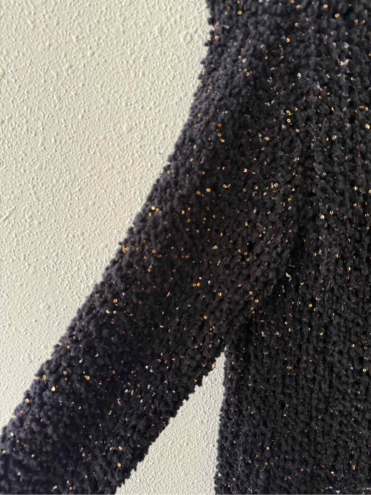 (nude) Black and Gold Size 38 Sweater