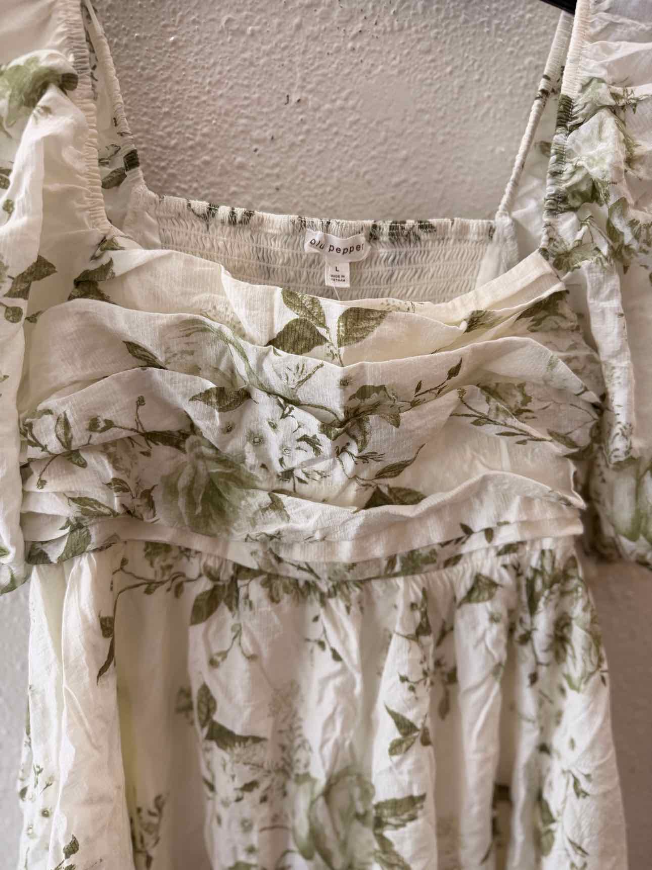 Blu Pepper White and Green Size L Dress