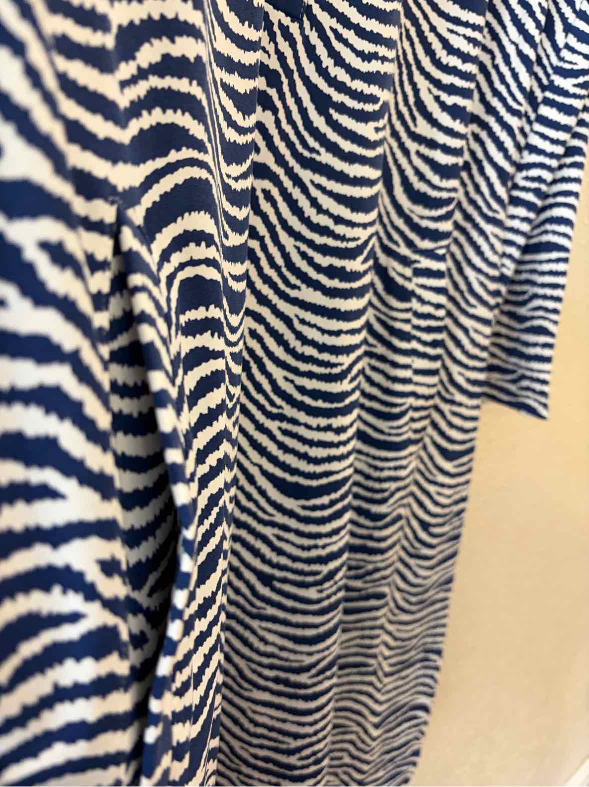 J. McLaughlin Navy and White Size L Dress