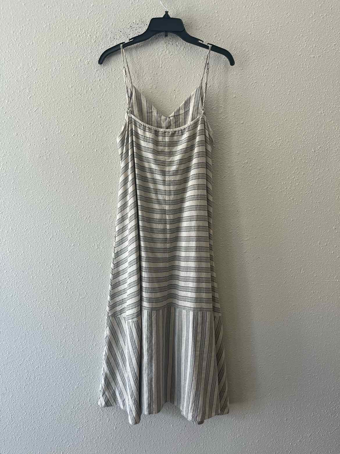 Grade & Gather Cream and Gray Size S Dress