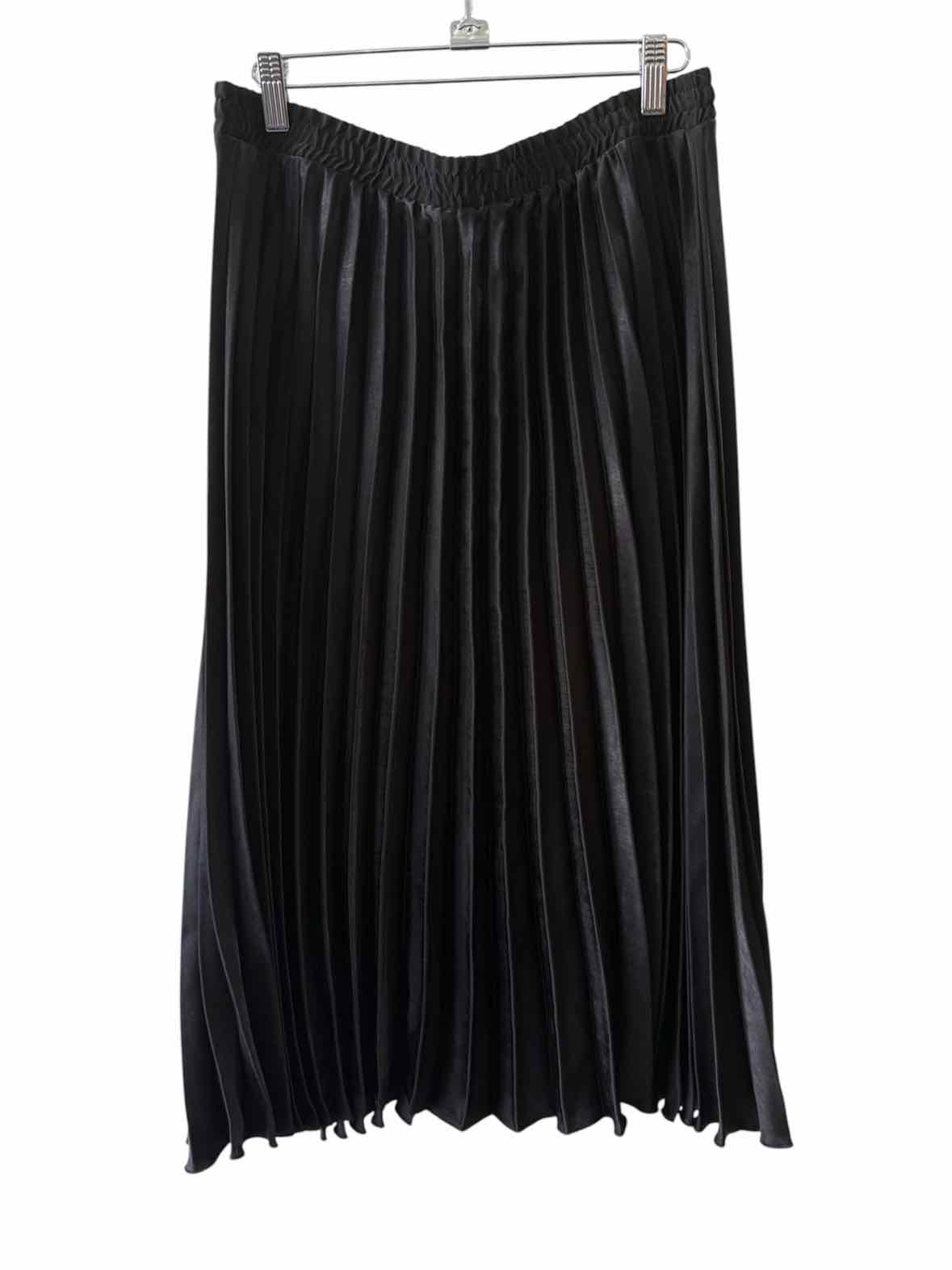 Max Studio Black Size L Skirt