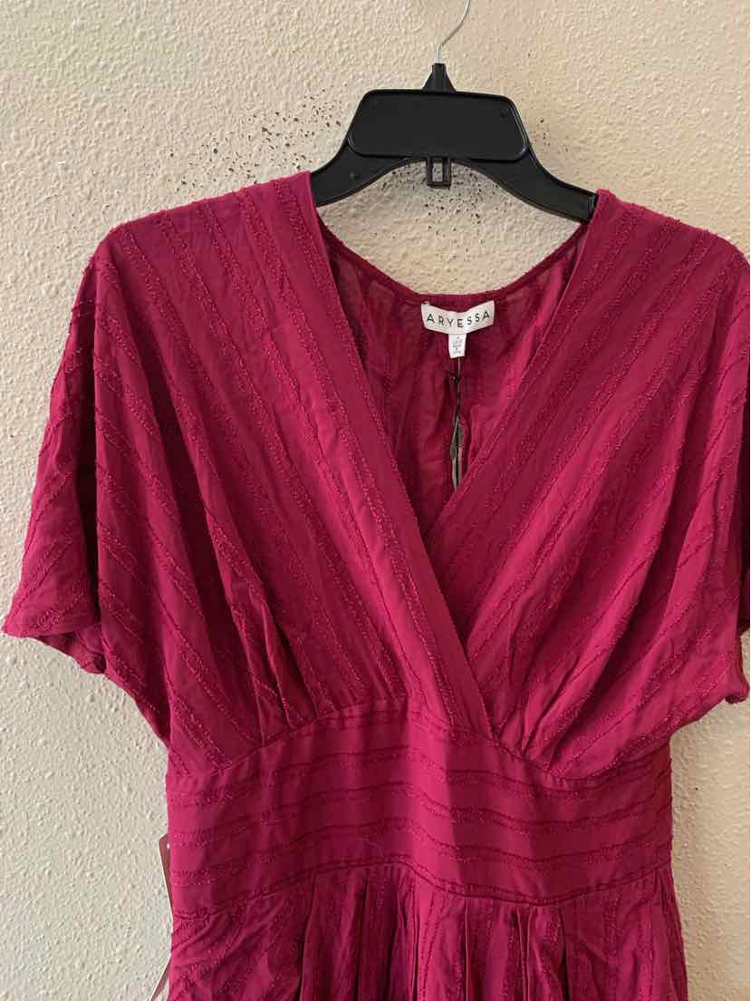 Aryessa Magenta Size 4 Dress