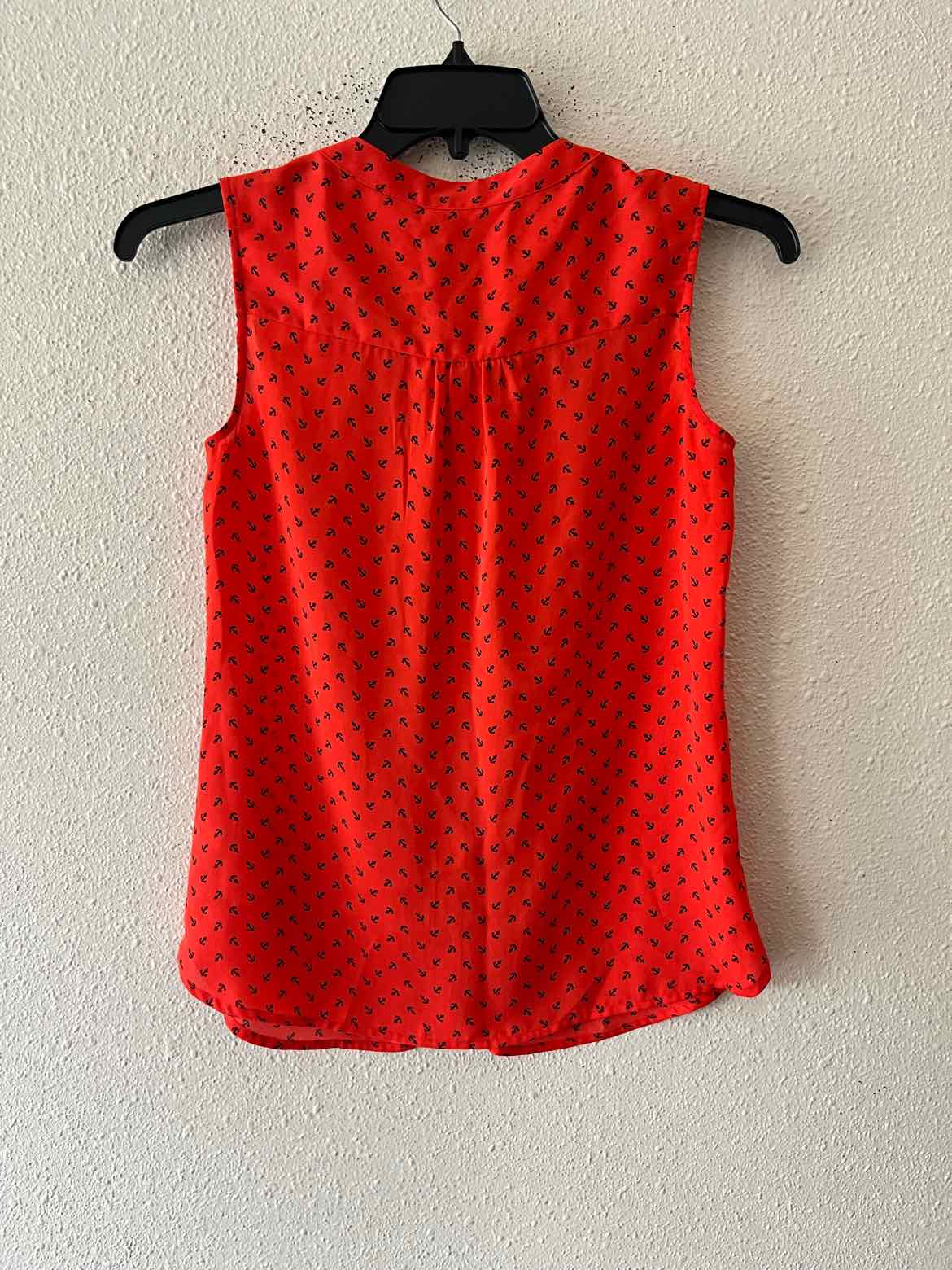 Banana Republic Red and Black Size 2 Shell